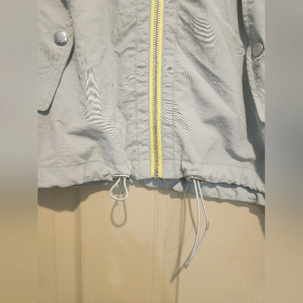 NWOT Daily Practice Anthropologie Windbreaker Size Medium - Picture 11 of 13